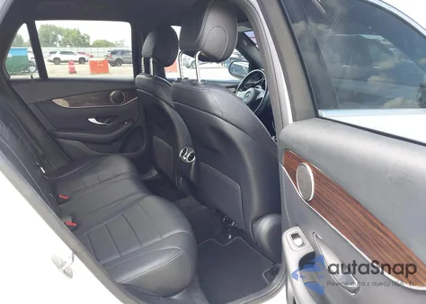 2019 Mercedes-Benz Glc 300 from USA, damaged, VIN WDC0G4JB4KV147392